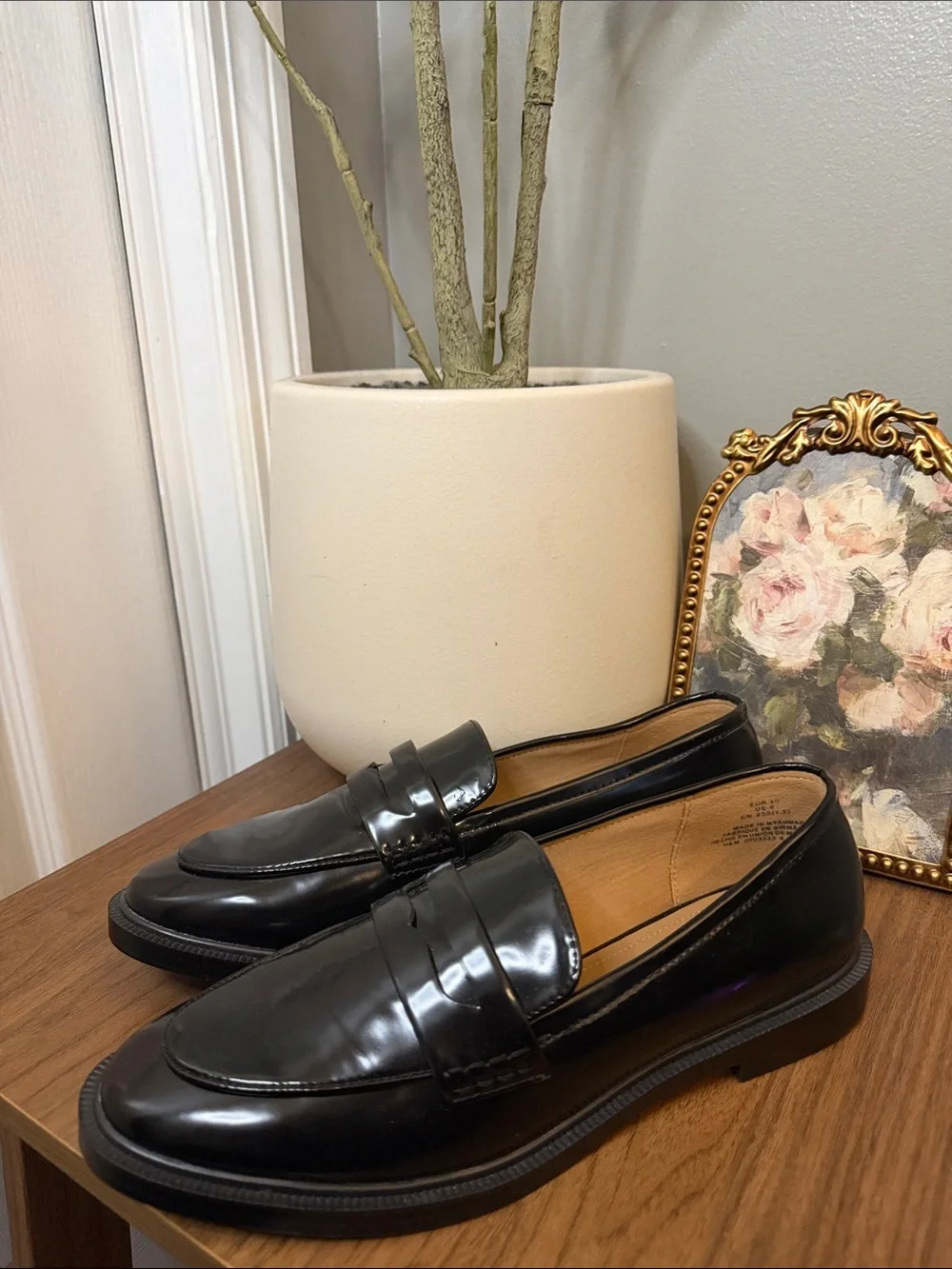 H&M Black Penny Loafers Women’s Size 9 Preppy Dark Academia Classic Shoes